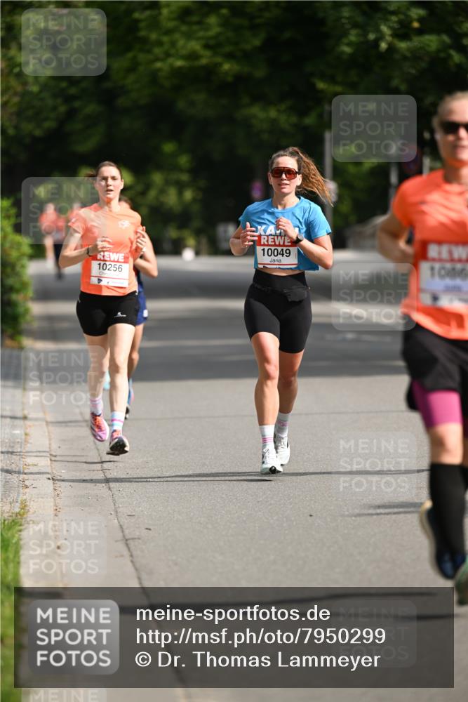 15.06.2025 - REWE Women's Run Dr. Thomas Lammeyer http://msf.ph/oto/7950299 15.06.2025 09:35:43 Laufen 10256, 10049 meine-sportfotos.de