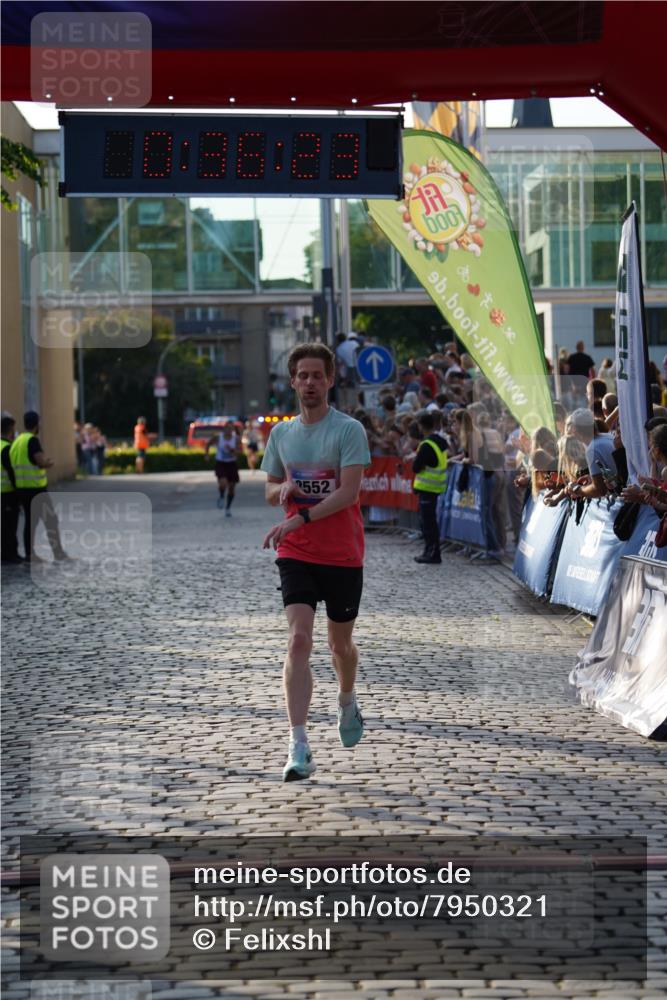 13.06.2025 - Holstenköstenlauf Felixshl http://msf.ph/oto/7950321 13.06.2025 19:36:22 Laufen 2052, 2409, 2552 meine-sportfotos.de