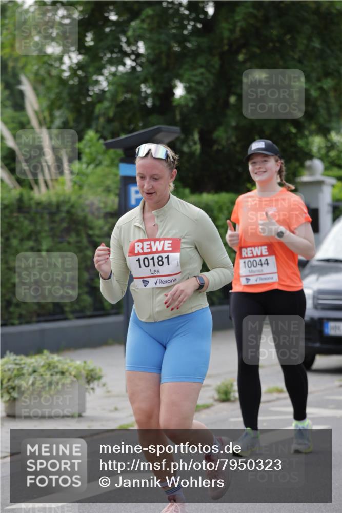 15.06.2025 - REWE Women's Run Jannik Wohlers http://msf.ph/oto/7950323 15.06.2025 08:32:33 Laufen 10181, 10044 meine-sportfotos.de