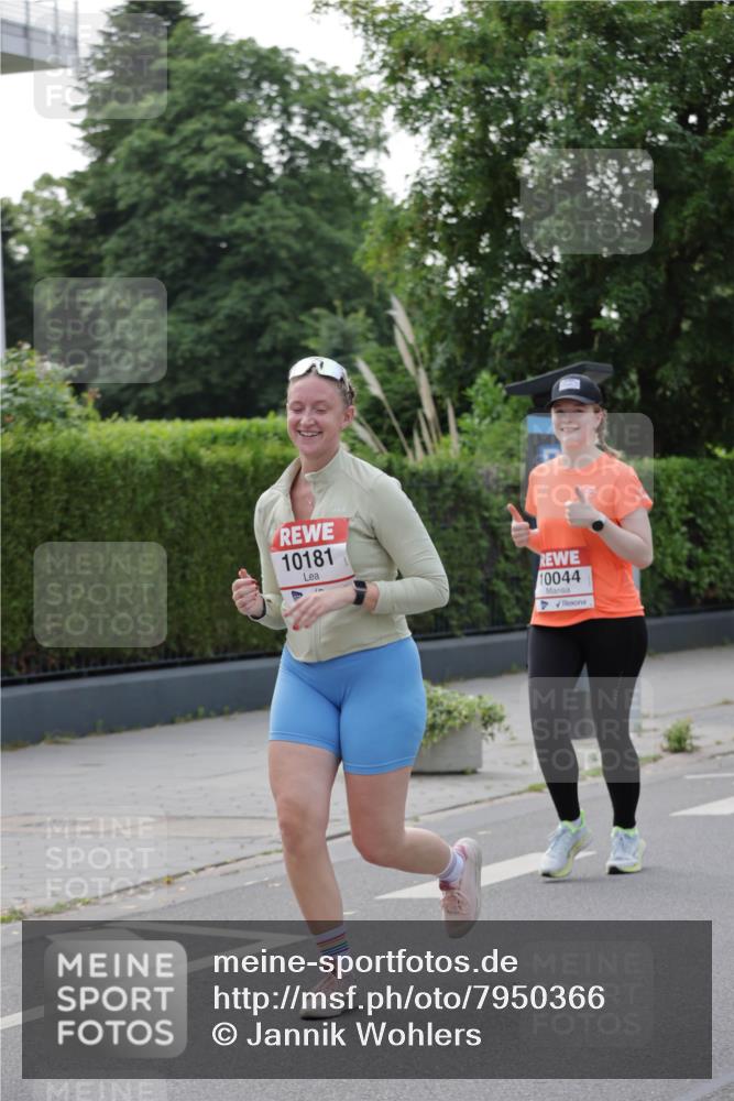 15.06.2025 - REWE Women's Run Jannik Wohlers http://msf.ph/oto/7950366 15.06.2025 08:32:34 Laufen 10181, 10044 meine-sportfotos.de
