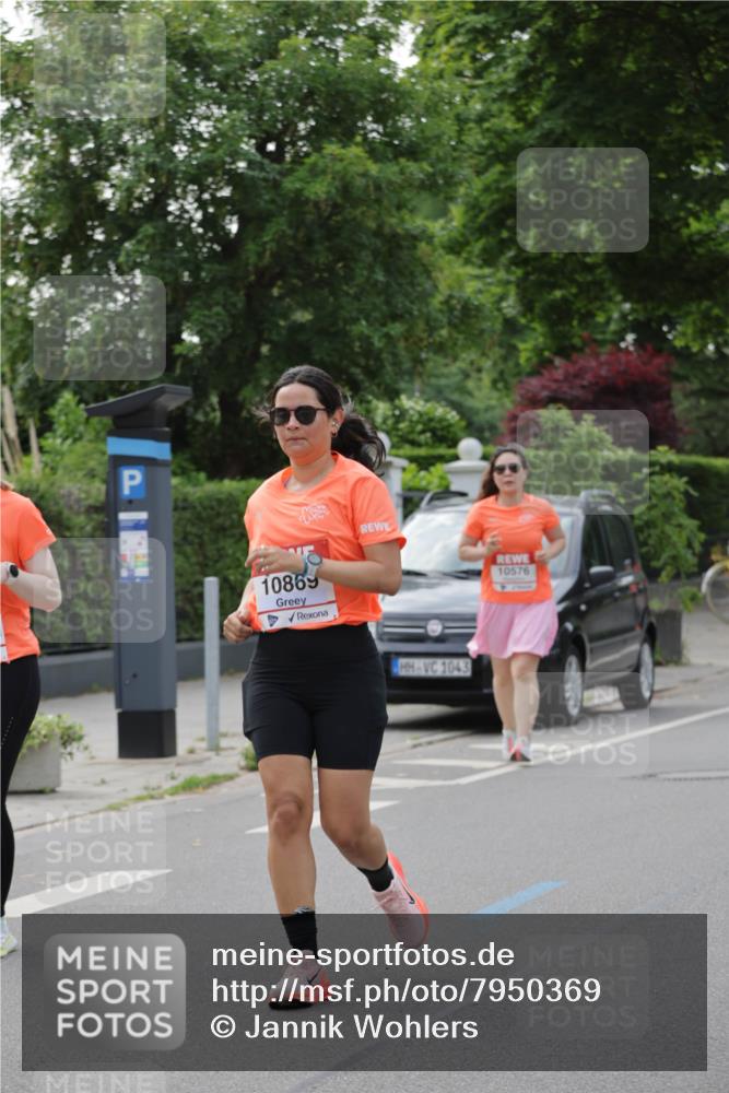 15.06.2025 - REWE Women's Run Jannik Wohlers http://msf.ph/oto/7950369 15.06.2025 08:32:34 Laufen 10869, 1043, 10576 meine-sportfotos.de