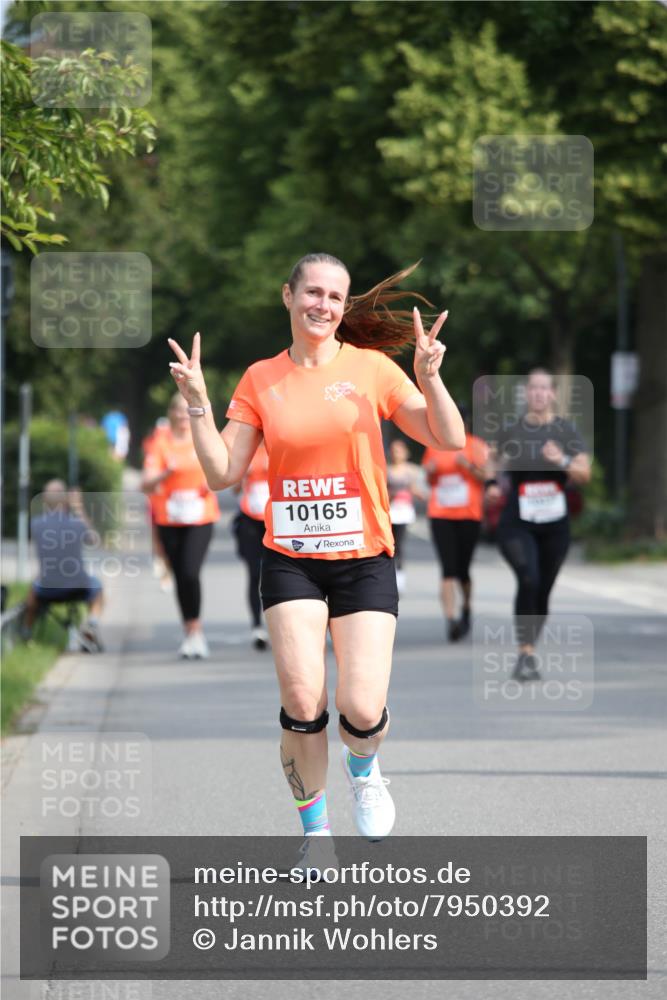 15.06.2025 - REWE Women's Run Jannik Wohlers http://msf.ph/oto/7950392 15.06.2025 09:49:24 Laufen 10165 meine-sportfotos.de