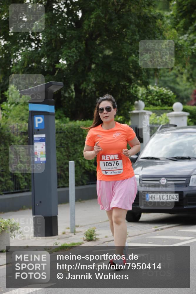 15.06.2025 - REWE Women's Run Jannik Wohlers http://msf.ph/oto/7950414 15.06.2025 08:32:36 Laufen 10576, 1043 meine-sportfotos.de