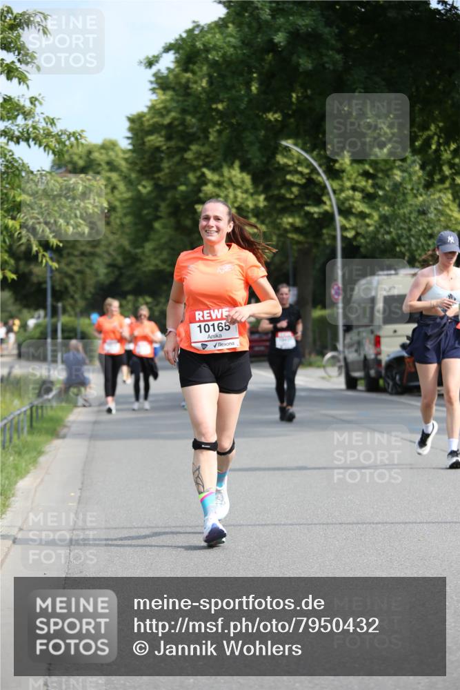 15.06.2025 - REWE Women's Run Jannik Wohlers http://msf.ph/oto/7950432 15.06.2025 09:49:25 Laufen 10165 meine-sportfotos.de