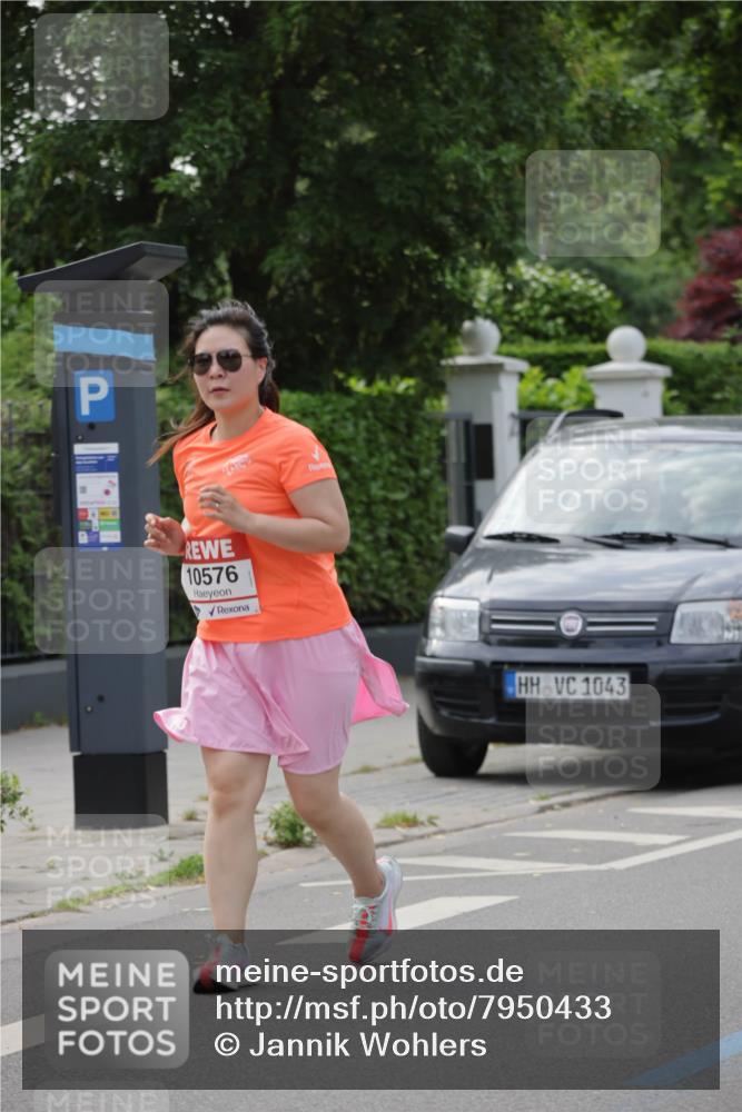 15.06.2025 - REWE Women's Run Jannik Wohlers http://msf.ph/oto/7950433 15.06.2025 08:32:37 Laufen 10576, 1043 meine-sportfotos.de