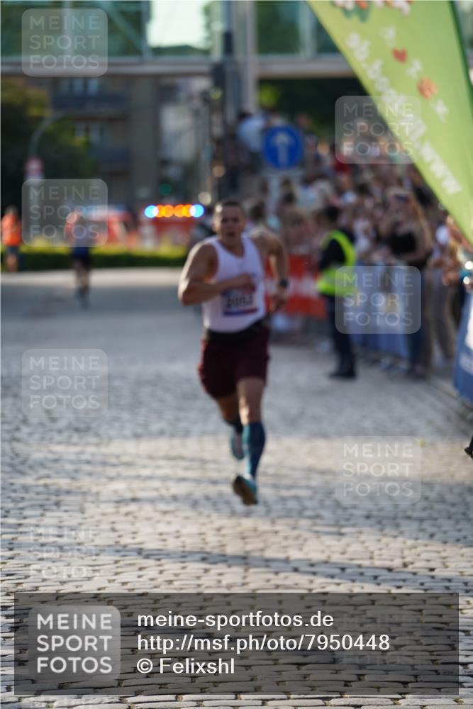 13.06.2025 - Holstenköstenlauf Felixshl http://msf.ph/oto/7950448 13.06.2025 19:36:29 Laufen 2052 meine-sportfotos.de