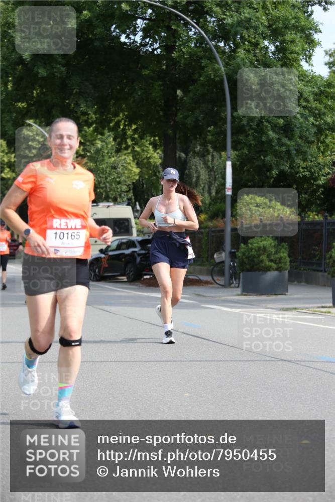 15.06.2025 - REWE Women's Run Jannik Wohlers http://msf.ph/oto/7950455 15.06.2025 09:49:26 Laufen 10165 meine-sportfotos.de