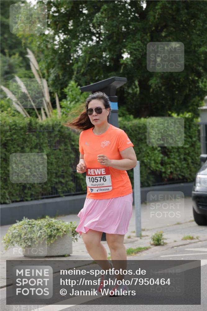 15.06.2025 - REWE Women's Run Jannik Wohlers http://msf.ph/oto/7950464 15.06.2025 08:32:37 Laufen 10576 meine-sportfotos.de