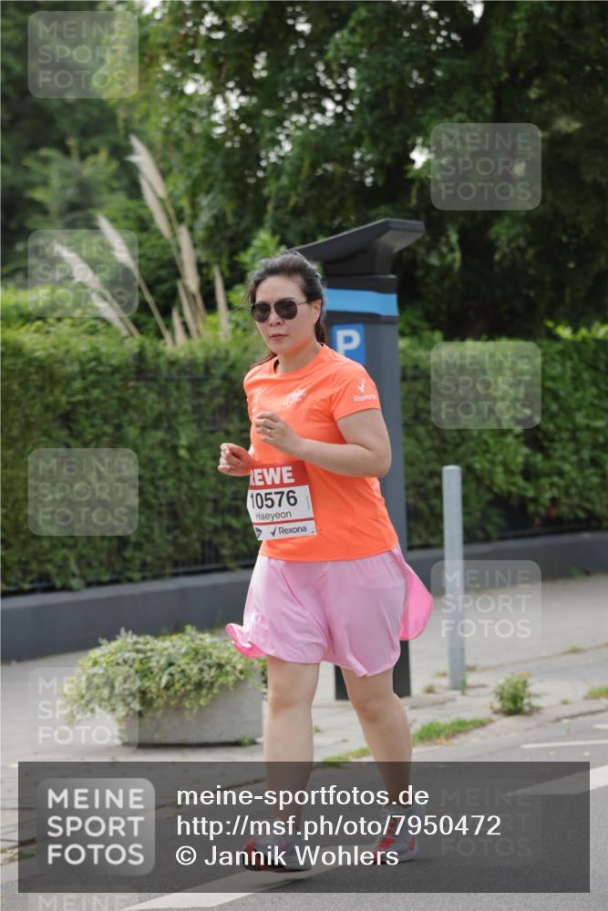 15.06.2025 - REWE Women's Run Jannik Wohlers http://msf.ph/oto/7950472 15.06.2025 08:32:37 Laufen 10576 meine-sportfotos.de