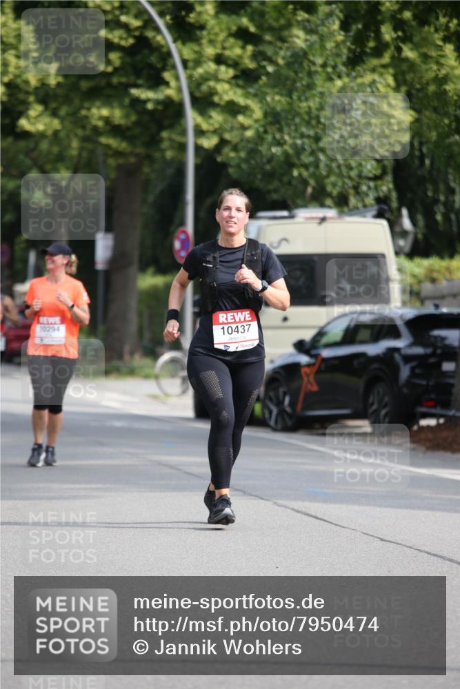 15.06.2025 - REWE Women's Run Jannik Wohlers http://msf.ph/oto/7950474 15.06.2025 09:49:28 Laufen 10294, 10437 meine-sportfotos.de