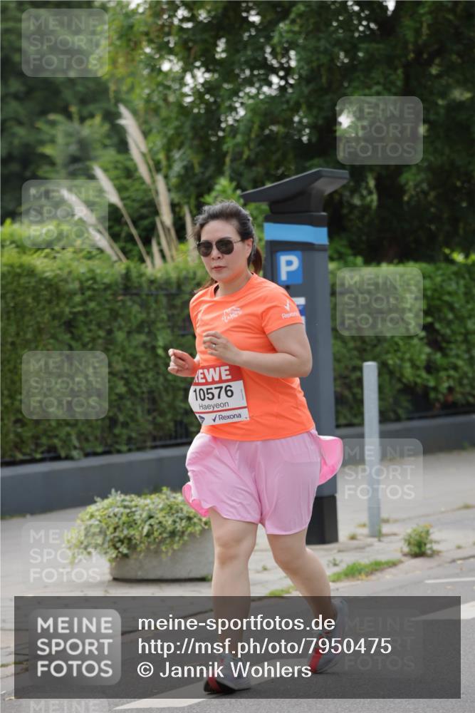 15.06.2025 - REWE Women's Run Jannik Wohlers http://msf.ph/oto/7950475 15.06.2025 08:32:37 Laufen 10576 meine-sportfotos.de