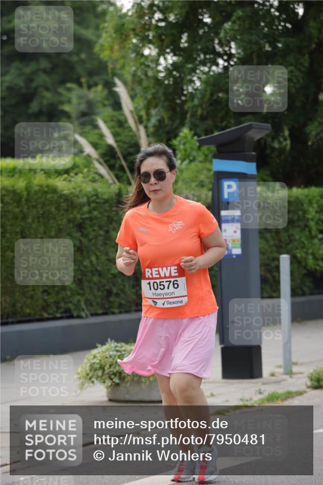 15.06.2025 - REWE Women's Run Jannik Wohlers http://msf.ph/oto/7950481 15.06.2025 08:32:38 Laufen 10576 meine-sportfotos.de