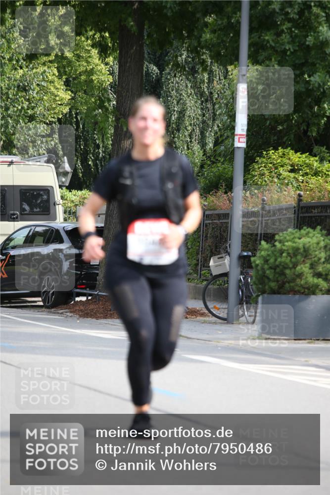 15.06.2025 - REWE Women's Run Jannik Wohlers http://msf.ph/oto/7950486 15.06.2025 09:49:31 Laufen  meine-sportfotos.de