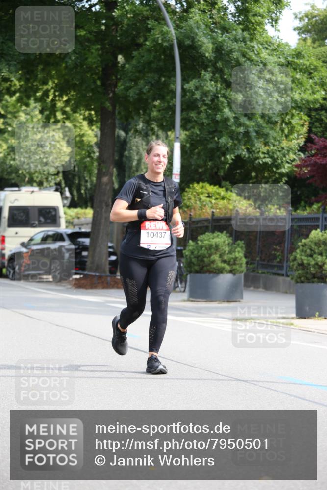 15.06.2025 - REWE Women's Run Jannik Wohlers http://msf.ph/oto/7950501 15.06.2025 09:49:31 Laufen 10437 meine-sportfotos.de