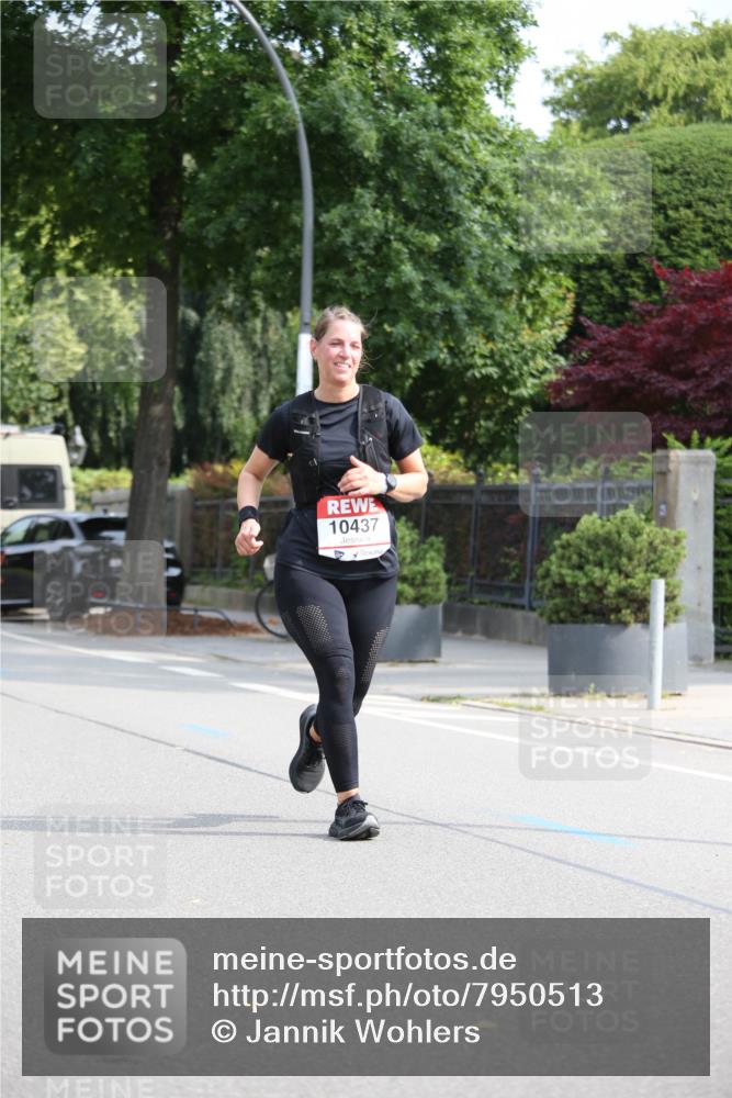 15.06.2025 - REWE Women's Run Jannik Wohlers http://msf.ph/oto/7950513 15.06.2025 09:49:31 Laufen 10437 meine-sportfotos.de