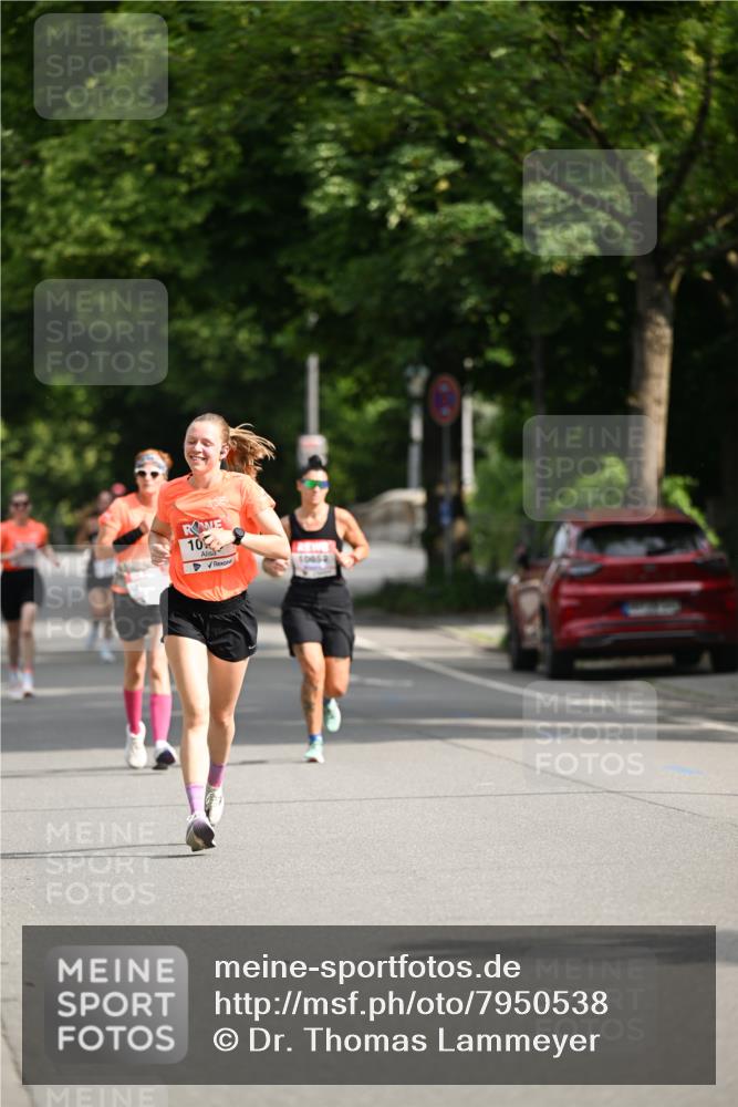 15.06.2025 - REWE Women's Run Dr. Thomas Lammeyer http://msf.ph/oto/7950538 15.06.2025 09:36:07 Laufen 10, 10652 meine-sportfotos.de
