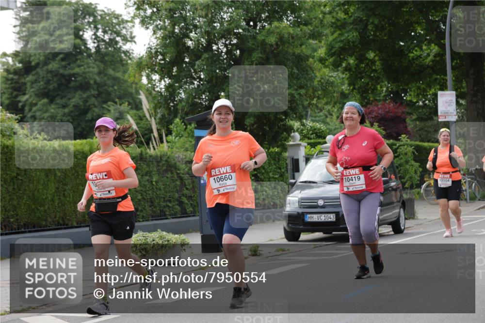 15.06.2025 - REWE Women's Run Jannik Wohlers http://msf.ph/oto/7950554 15.06.2025 08:32:47 Laufen 10660, 1043, 10419, 10504 meine-sportfotos.de
