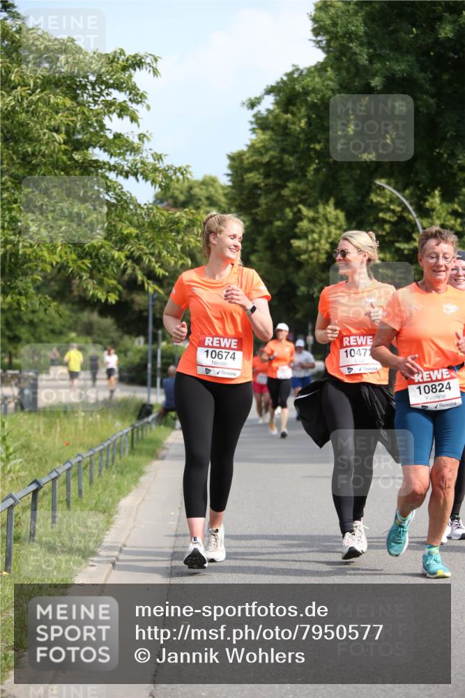15.06.2025 - REWE Women's Run Jannik Wohlers http://msf.ph/oto/7950577 15.06.2025 09:49:35 Laufen 10674, 1047, 10824 meine-sportfotos.de