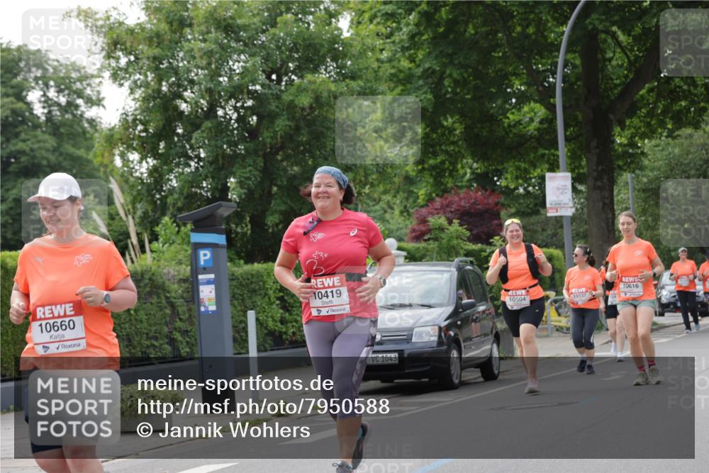 15.06.2025 - REWE Women's Run Jannik Wohlers http://msf.ph/oto/7950588 15.06.2025 08:32:48 Laufen 10660, 10419, 1043, 10616, 10504, 10137 meine-sportfotos.de