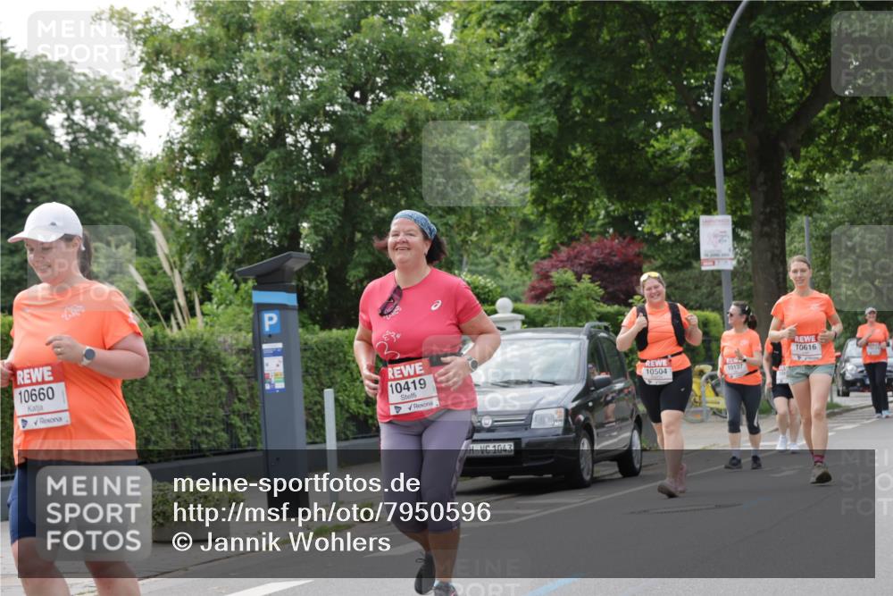15.06.2025 - REWE Women's Run Jannik Wohlers http://msf.ph/oto/7950596 15.06.2025 08:32:48 Laufen 10660, 10419, 1043, 10616, 10504, 10137 meine-sportfotos.de