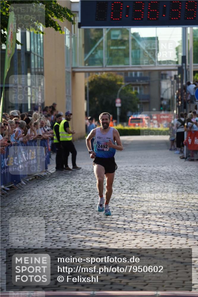 13.06.2025 - Holstenköstenlauf Felixshl http://msf.ph/oto/7950602 13.06.2025 19:36:39 Laufen 2492 meine-sportfotos.de