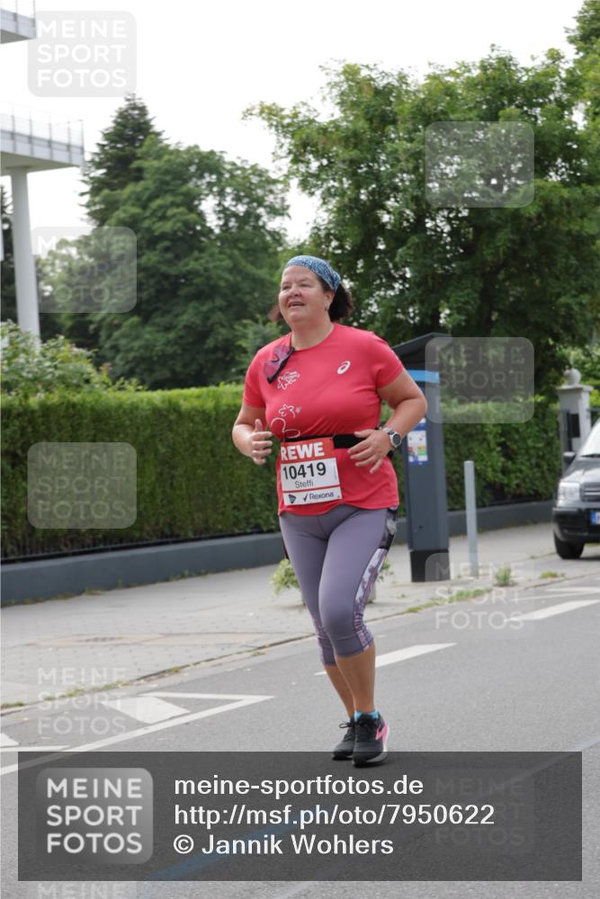 15.06.2025 - REWE Women's Run Jannik Wohlers http://msf.ph/oto/7950622 15.06.2025 08:32:49 Laufen 10419 meine-sportfotos.de