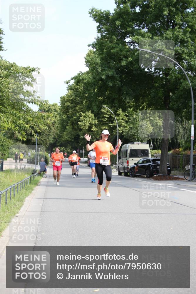 15.06.2025 - REWE Women's Run Jannik Wohlers http://msf.ph/oto/7950630 15.06.2025 09:49:41 Laufen 10523 meine-sportfotos.de