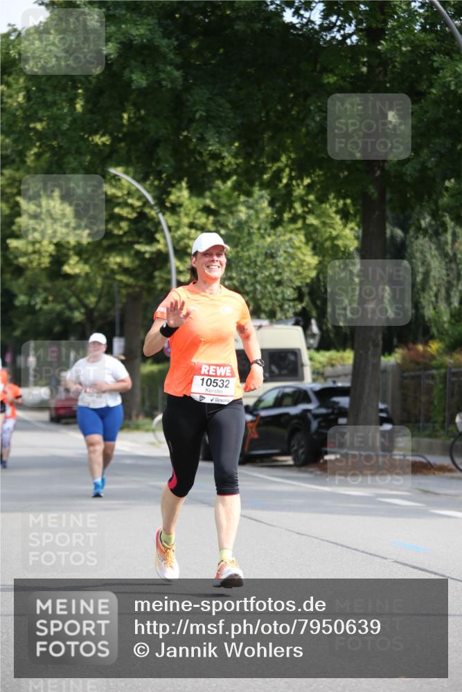 15.06.2025 - REWE Women's Run Jannik Wohlers http://msf.ph/oto/7950639 15.06.2025 09:49:42 Laufen 10532 meine-sportfotos.de