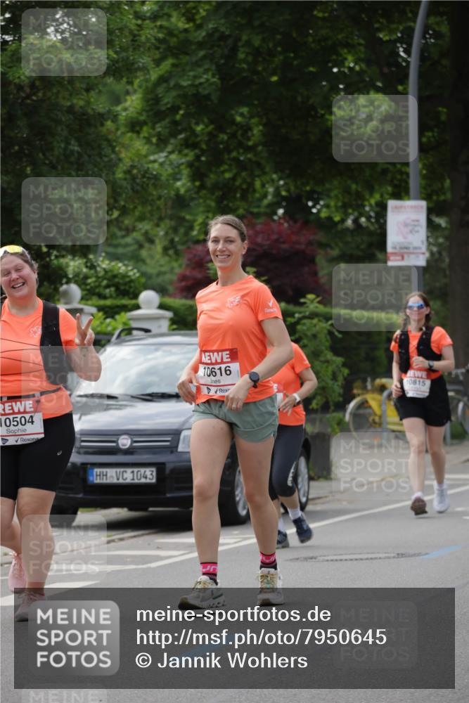 15.06.2025 - REWE Women's Run Jannik Wohlers http://msf.ph/oto/7950645 15.06.2025 08:32:50 Laufen 10504, 1043, 10616, 10815 meine-sportfotos.de