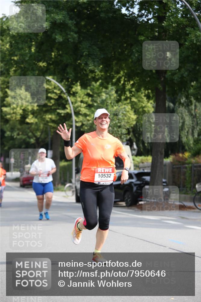 15.06.2025 - REWE Women's Run Jannik Wohlers http://msf.ph/oto/7950646 15.06.2025 09:49:42 Laufen 10532 meine-sportfotos.de