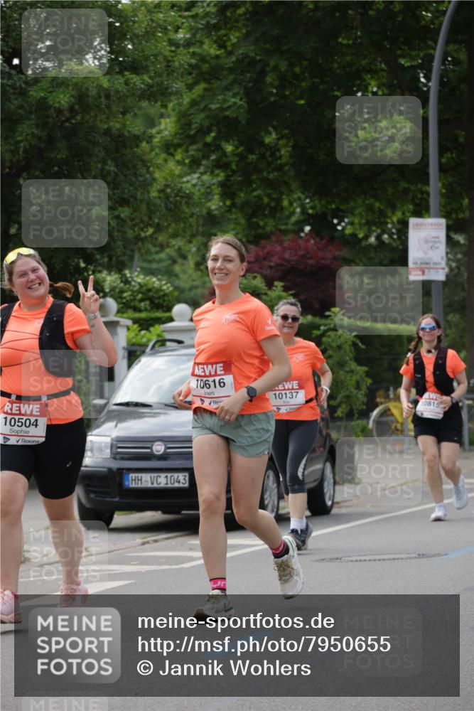 15.06.2025 - REWE Women's Run Jannik Wohlers http://msf.ph/oto/7950655 15.06.2025 08:32:50 Laufen 10504, 1043, 10616, 10137, 10815 meine-sportfotos.de