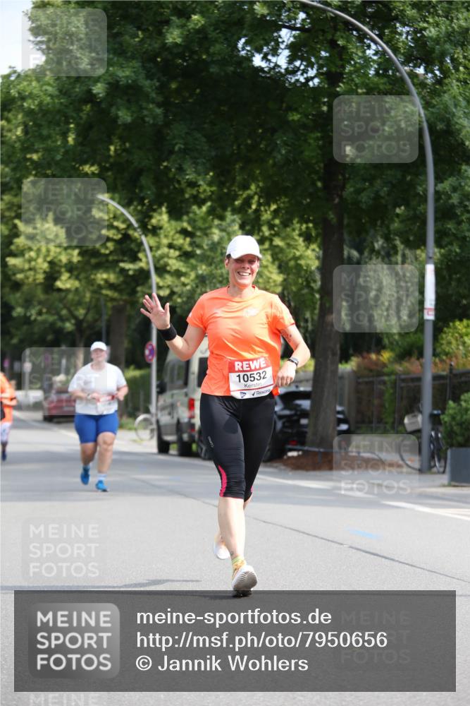 15.06.2025 - REWE Women's Run Jannik Wohlers http://msf.ph/oto/7950656 15.06.2025 09:49:42 Laufen 10532 meine-sportfotos.de