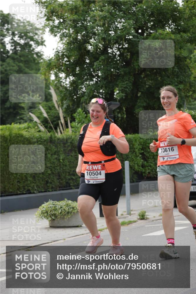 15.06.2025 - REWE Women's Run Jannik Wohlers http://msf.ph/oto/7950681 15.06.2025 08:32:51 Laufen 10504, 10616 meine-sportfotos.de