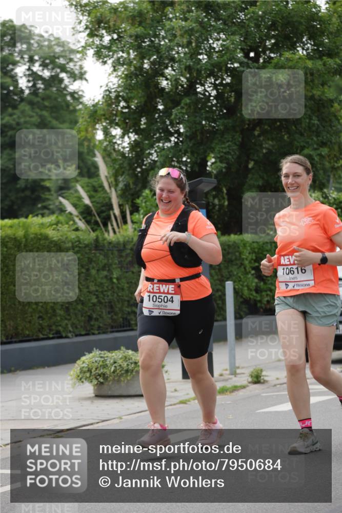 15.06.2025 - REWE Women's Run Jannik Wohlers http://msf.ph/oto/7950684 15.06.2025 08:32:51 Laufen 10504, 10616 meine-sportfotos.de