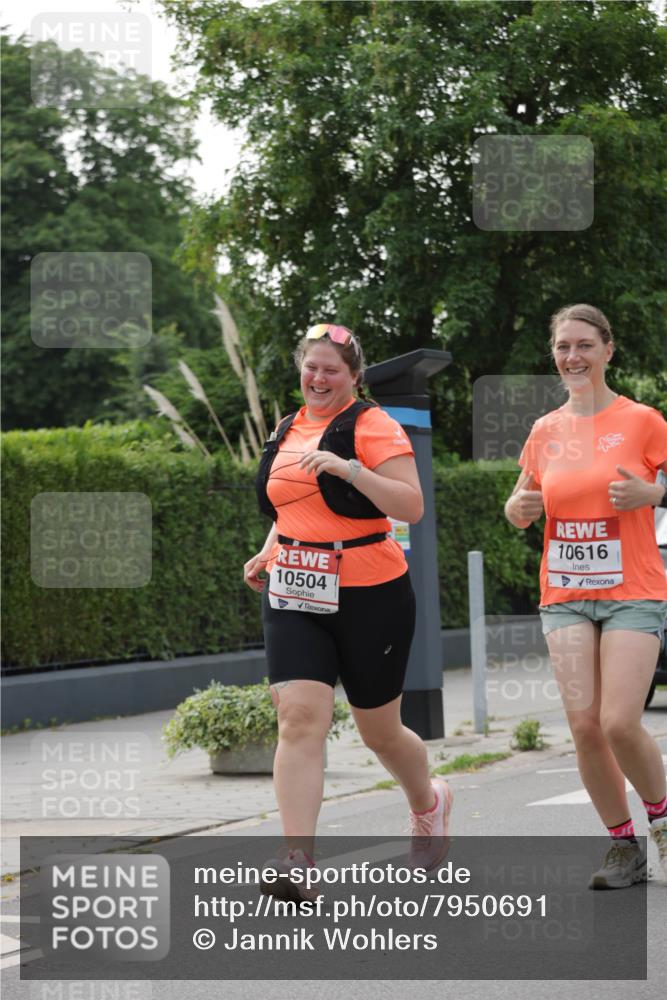 15.06.2025 - REWE Women's Run Jannik Wohlers http://msf.ph/oto/7950691 15.06.2025 08:32:51 Laufen 10616, 10504 meine-sportfotos.de