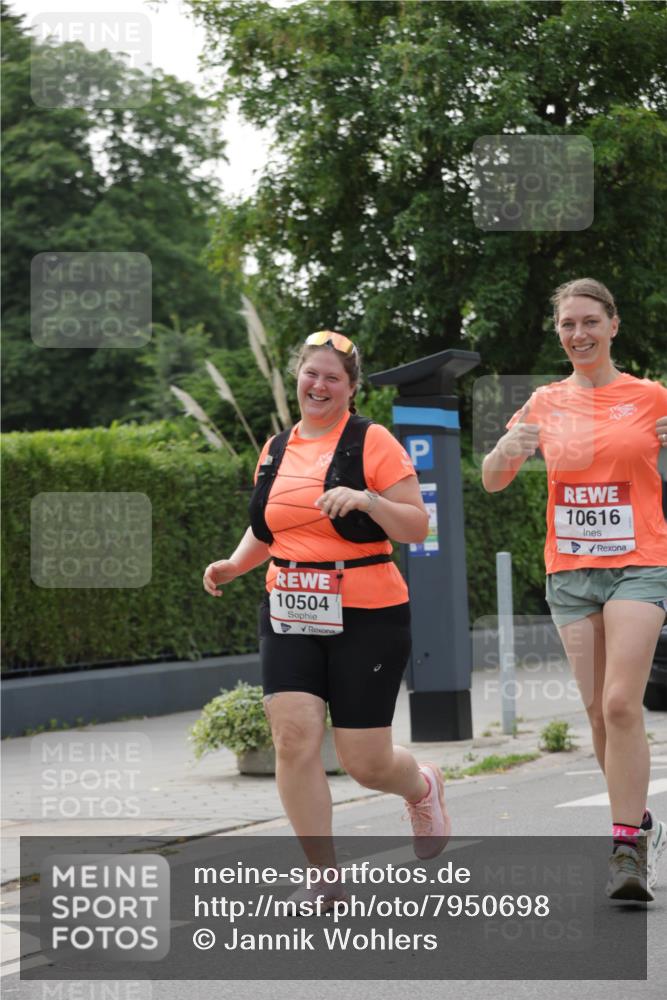 15.06.2025 - REWE Women's Run Jannik Wohlers http://msf.ph/oto/7950698 15.06.2025 08:32:51 Laufen 10504, 10616 meine-sportfotos.de