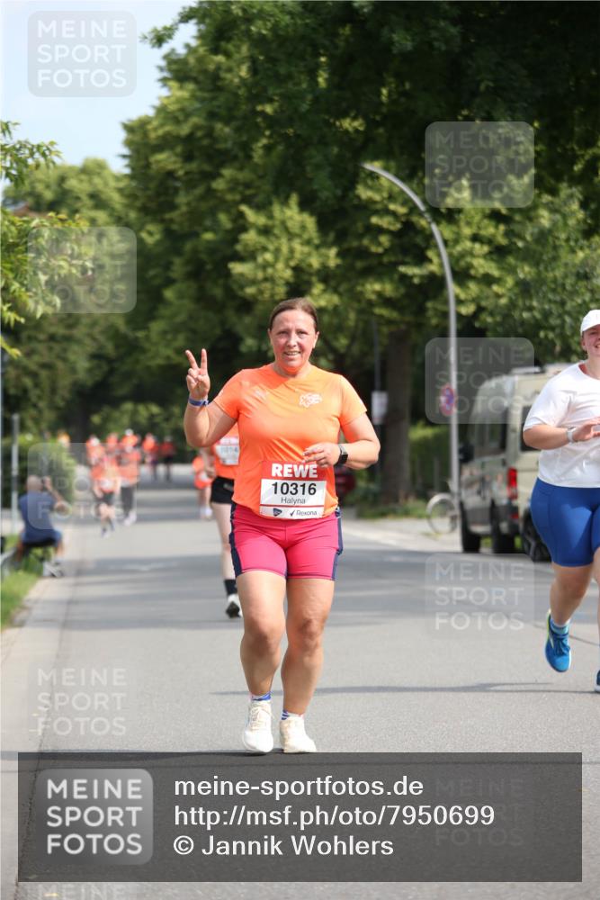 15.06.2025 - REWE Women's Run Jannik Wohlers http://msf.ph/oto/7950699 15.06.2025 09:49:46 Laufen 10316 meine-sportfotos.de