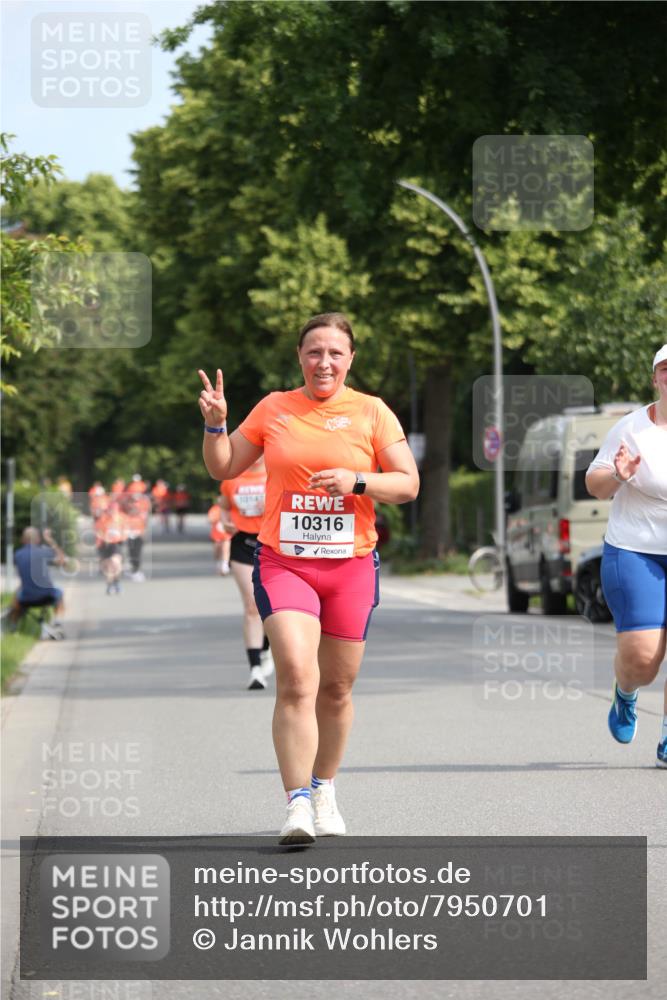 15.06.2025 - REWE Women's Run Jannik Wohlers http://msf.ph/oto/7950701 15.06.2025 09:49:46 Laufen 10316 meine-sportfotos.de