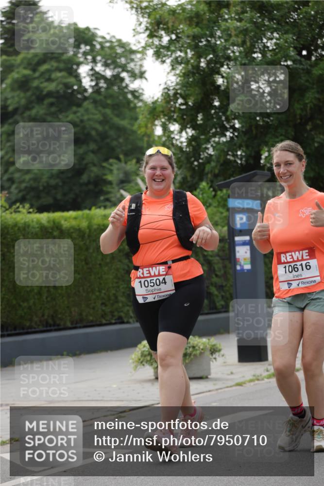 15.06.2025 - REWE Women's Run Jannik Wohlers http://msf.ph/oto/7950710 15.06.2025 08:32:51 Laufen 10504, 10616 meine-sportfotos.de