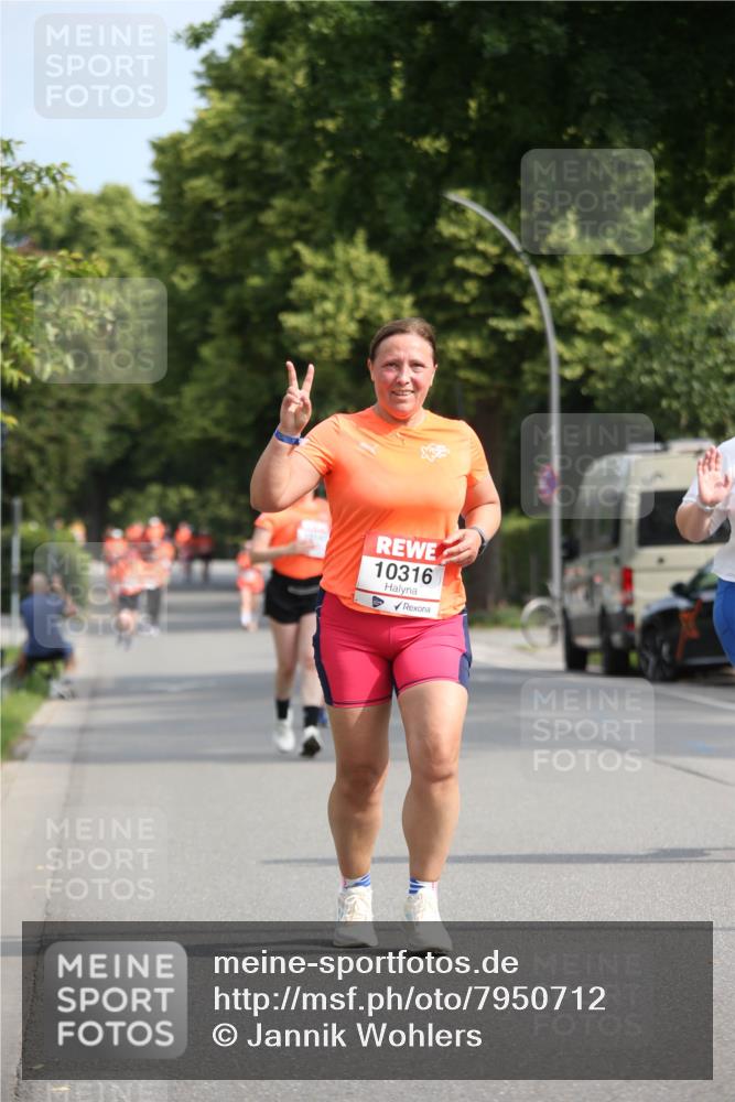 15.06.2025 - REWE Women's Run Jannik Wohlers http://msf.ph/oto/7950712 15.06.2025 09:49:46 Laufen 10316 meine-sportfotos.de