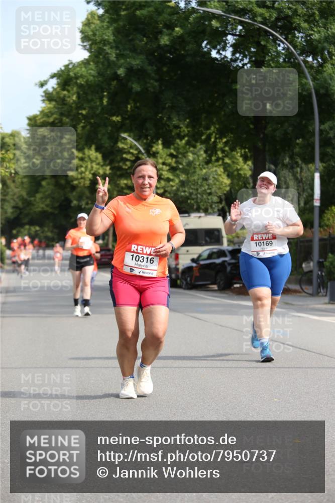 15.06.2025 - REWE Women's Run Jannik Wohlers http://msf.ph/oto/7950737 15.06.2025 09:49:47 Laufen 10316, 10169 meine-sportfotos.de