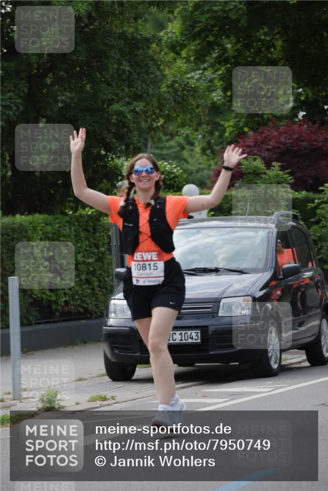 15.06.2025 - REWE Women's Run Jannik Wohlers http://msf.ph/oto/7950749 15.06.2025 08:32:54 Laufen 10815, 1043 meine-sportfotos.de