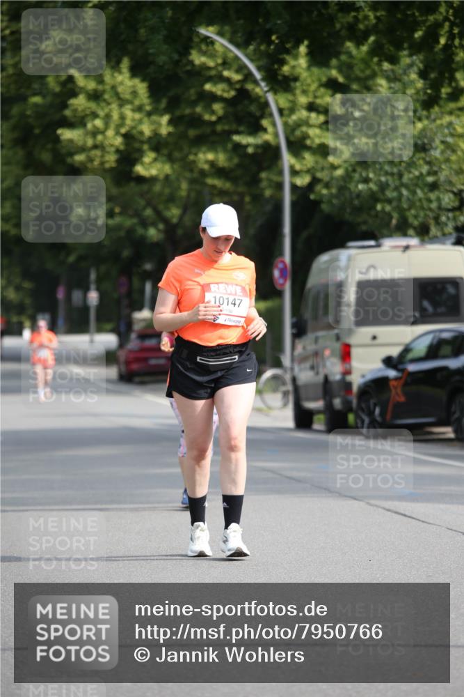 15.06.2025 - REWE Women's Run Jannik Wohlers http://msf.ph/oto/7950766 15.06.2025 09:49:49 Laufen 10147 meine-sportfotos.de