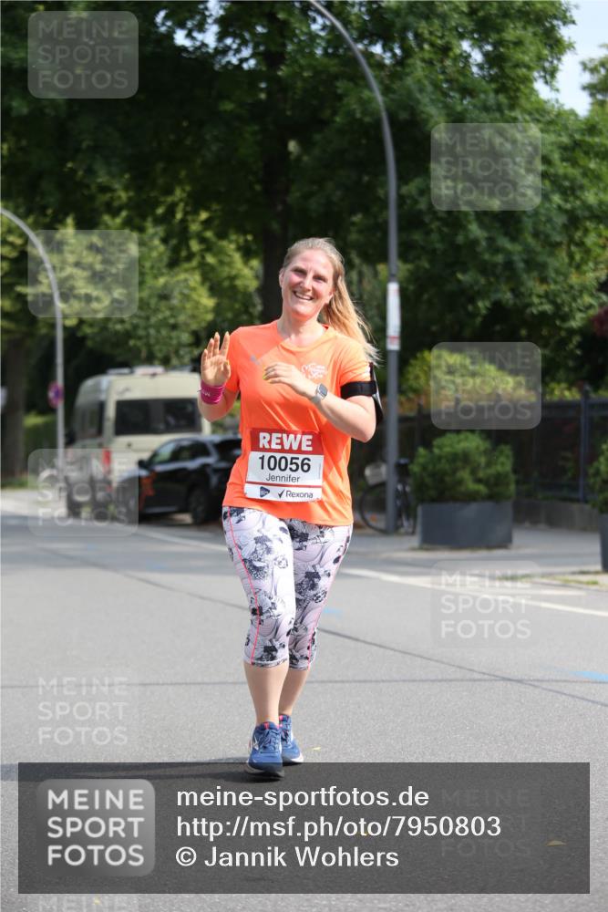 15.06.2025 - REWE Women's Run Jannik Wohlers http://msf.ph/oto/7950803 15.06.2025 09:49:55 Laufen 10056 meine-sportfotos.de