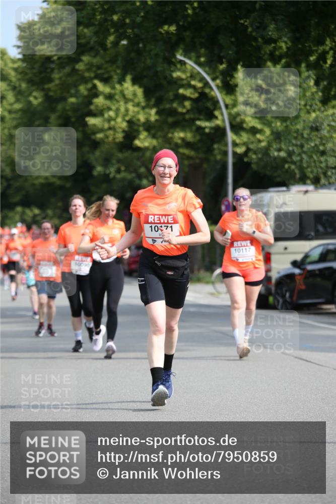 15.06.2025 - REWE Women's Run Jannik Wohlers http://msf.ph/oto/7950859 15.06.2025 09:50:07 Laufen 10, 71, 10117 meine-sportfotos.de