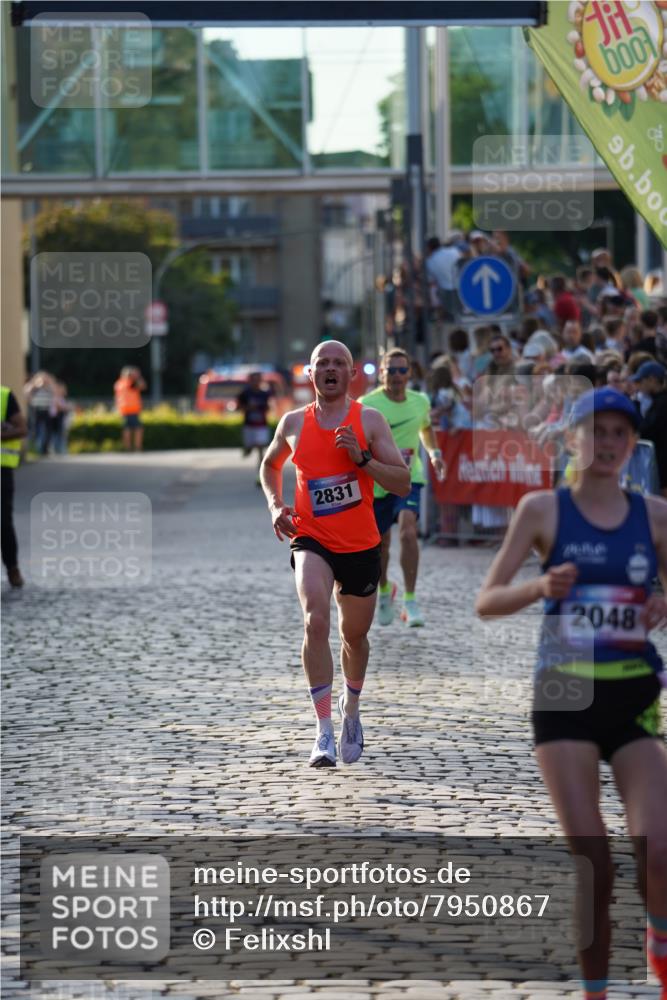 13.06.2025 - Holstenköstenlauf Felixshl http://msf.ph/oto/7950867 13.06.2025 19:37:06 Laufen 2048, 2831, 2888 meine-sportfotos.de