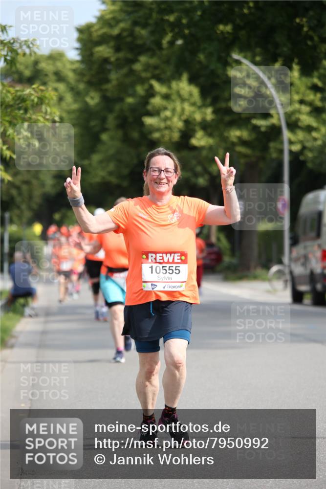 15.06.2025 - REWE Women's Run Jannik Wohlers http://msf.ph/oto/7950992 15.06.2025 09:50:14 Laufen 10555 meine-sportfotos.de
