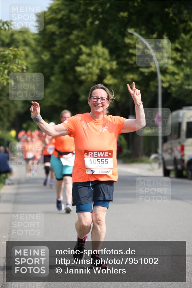 15.06.2025 - REWE Women's Run Jannik Wohlers http://msf.ph/oto/7951002 15.06.2025 09:50:15 Laufen 10555 meine-sportfotos.de