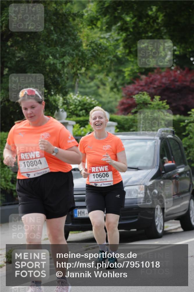 15.06.2025 - REWE Women's Run Jannik Wohlers http://msf.ph/oto/7951018 15.06.2025 08:33:02 Laufen 10804, 10606 meine-sportfotos.de
