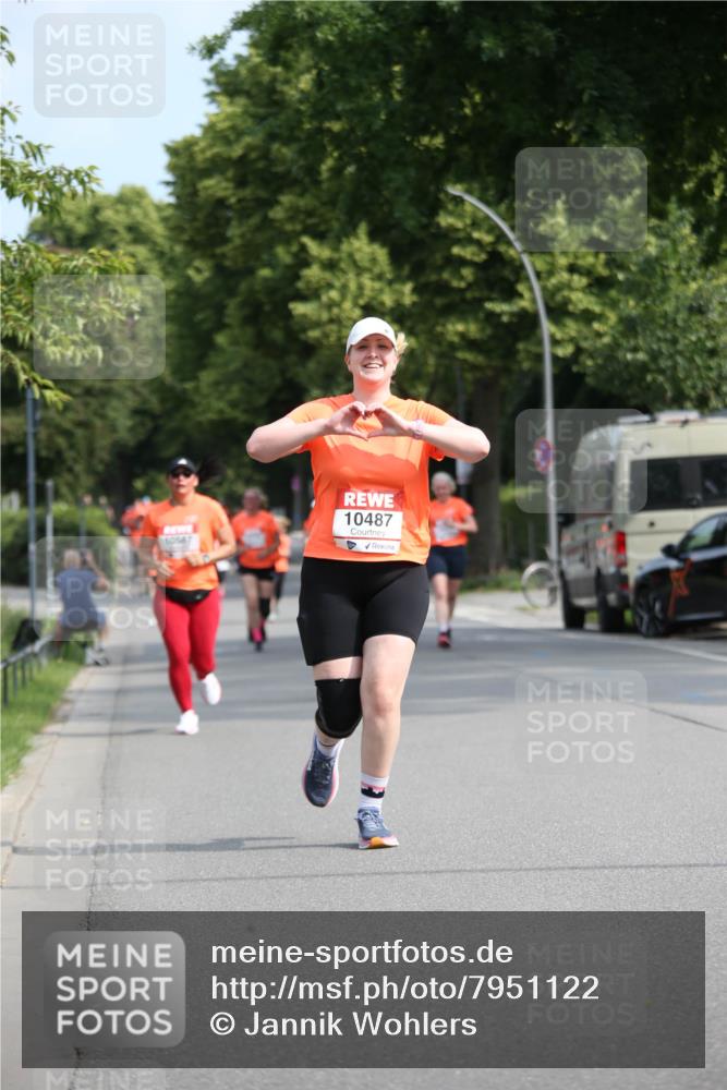 15.06.2025 - REWE Women's Run Jannik Wohlers http://msf.ph/oto/7951122 15.06.2025 09:50:22 Laufen 10487 meine-sportfotos.de